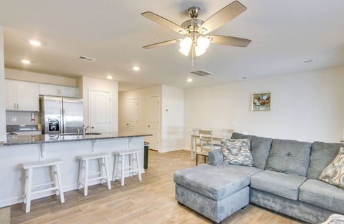 Sumter House | 9 Mi to Shawn AFB! Family Townhome Near Dining