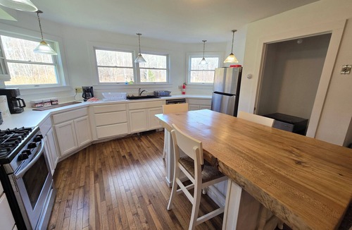 Tannersville House | Abigail's Country House. 2 minutes To Skiing. Swimming, Hiking very close by.