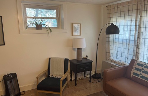 Johnson House | Adorable 2-bedroom town house in Johnson perfect for a relaxing getaway