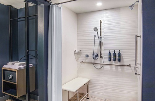 Framingham Hotel | Aloft by Marriott Framingham