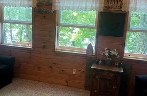 Deer River Cabin | Amazing Lakefront Cabin with All Amenities in Carthage, Fort Drum