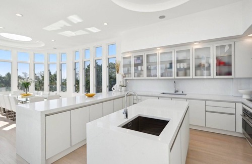 Amagansett House | An awe-inspiring 8,000 SF custom oceanfront mansion retreat on two.