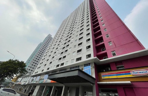 Rawasari Apartment | Apartemen Green Pramuka City by Erna