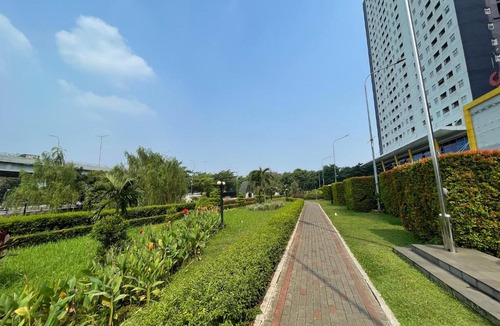 Rawasari Apartment | Apartemen Green Pramuka City by Erna