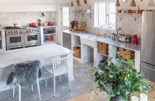 Middle Hope Villa | Architect's Villa in Hudson Valley 4 bdrm Sleeps 9 Pet Friendly 90 min. from NYC