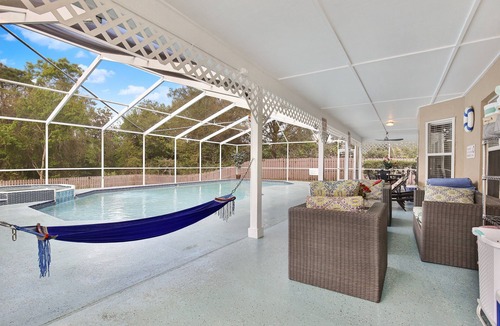 Lindfields Villa | Awesome Villa! 5-Bedroom Pool Home.