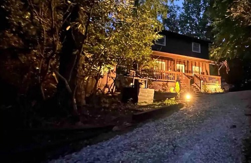 Linville Falls Cabin | Backwoods Waterfall Bliss