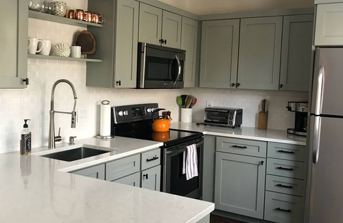 West Dover Condo | Basecamp Mount Snow + Modern & Perfect for 2 families + 5 min. to ski mountain!