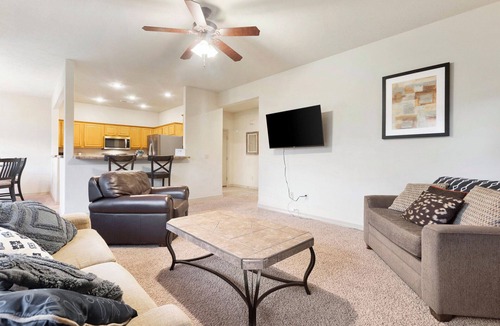 Branson West Villa | BD99-1: Serene 2-BR Family Villa – Your Perfect Getaway