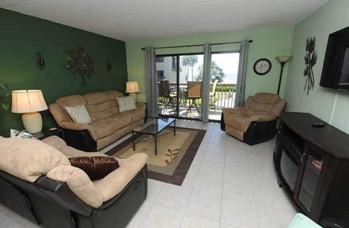 St. George Island Villa | Beach Front sleeps 6 SPRING SUMMER WEEKLY ONLY!SATURDAY to SATURDAY ONLY PLEASE