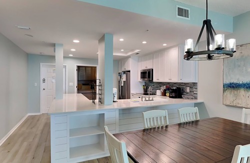 Navarre Beach Condo | Beachfront condo w/gorgeous Gulf views + resort pool