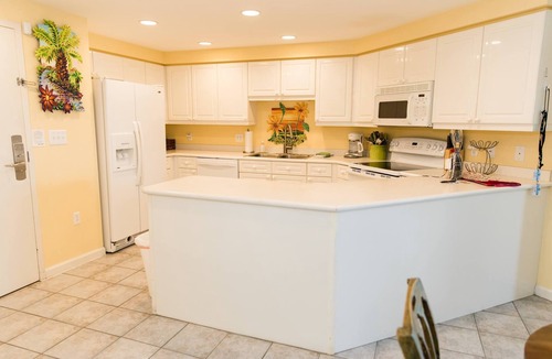 Sandestin Condo | BEACHFRONT! Golf Cart. Fully Stocked. FLYING? . KIDS? No Problem - No Stress.