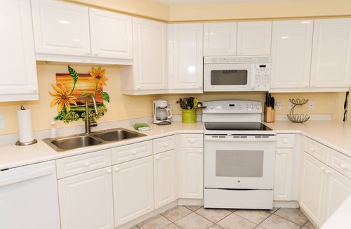 Sandestin Condo | BEACHFRONT! Golf Cart. Fully Stocked. FLYING? . KIDS? No Problem - No Stress.