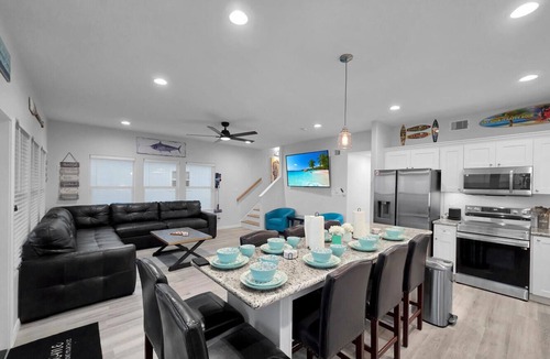 Port Bolivar House | Beachfront, Heated Pool, Hot Tub, Lift, Putt Putt, Pet Friendly, 24 Guests