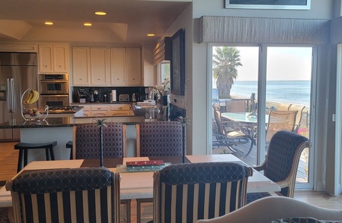 San Clemente House | Beachfront Luxury Single-Story Home! Spa, Deck, Walk to Pier - 1 min from beach
