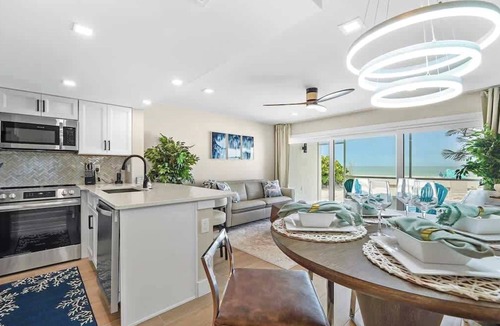 Holmes Beach Villa | Beachfront Paradise! Ground level with Heated pool