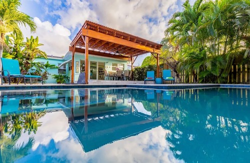 Dania Beach Villa | Beachside Bliss Lush Private Pool, BBQ, King Bed