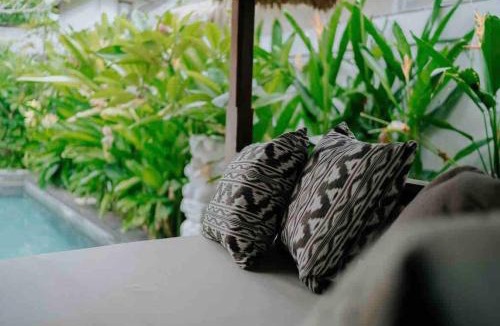 Batu Bolong Villa | Beachside Villa - Walk to Canggu Beach