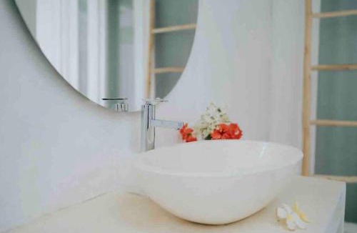Batu Bolong Villa | Beachside Villa - Walk to Canggu Beach