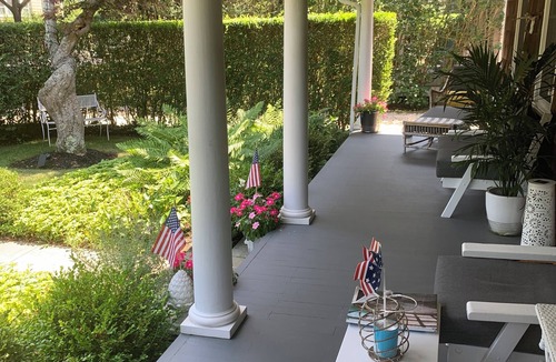 Village of Southampton House | Beachy Chic South of the Hwy in SH Village just 3blks to shops, food and fun!⛱️