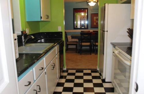Sarasota House | Beautiful 4BR/2bath With HEATED POOL, Near Siesta Key & Lido Key Beach VR2400237