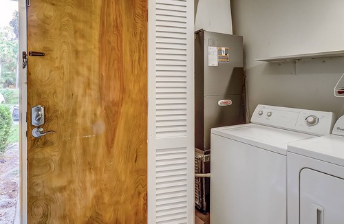 Sea Pines Condo | Beautiful condo with balcony, grill & washer/dryer - near shops & dining