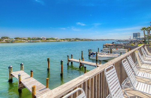 Orange Beach East Apartment | Beautiful efficiency by the beach w/ an indoor pool, shared tennis, & free WiFi
