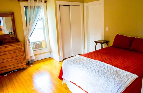 Hamilton House | Beautiful, Spacious Home in the Heart of Hamilton & Colgate