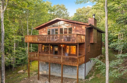 Beech Mountain House | Beech Mountain Retreat- HotTub*Firepit*Ski Views