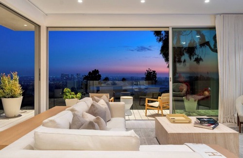 Beverly Hills Villa | Beverly Grove Modern - Modern Estate w/Japanese Garden & LA Views