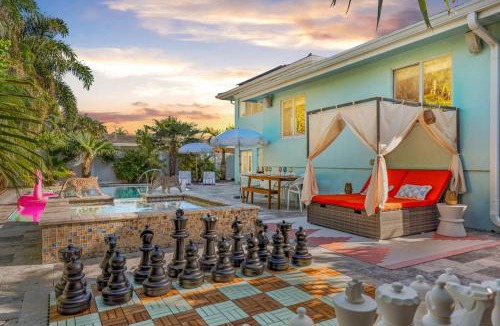 South Corals House | Boho Chic Villa I Pool, Spa I Game room Retreat