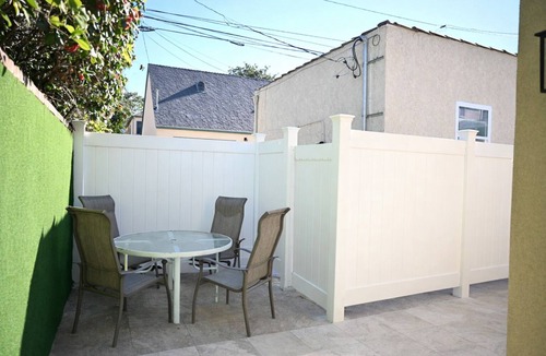 El Segundo House | Bright 2BR Home w/Closets & In-Unit Washer/Dryer in El Segundo