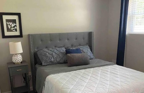 Smithtown Apartment | Bright,Cozy, Large 1 Bdrm with 1 Bth, Large Lvg & Kitchenette