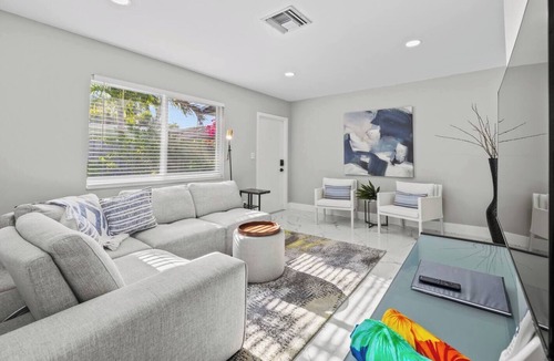 Sailboat Bend Apartment | Bright Las Olas Beach Apartment
