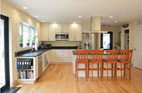 Burlington House | Bright, modern, spacious south end 5-bedroom home