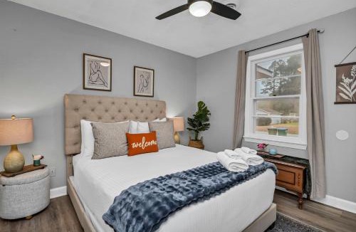 Cayce House | Bright Renovated 3BR Near Town