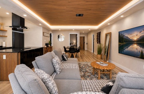 Burbank House | Burbank Getaway