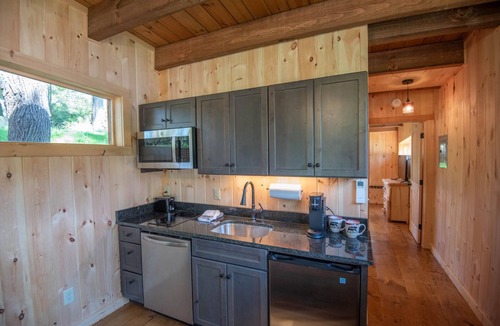 West Jefferson Cabin | Camp 4 Tiny Homes | #1 Grandfather Mountain | 1 Mi. to Downtown West Jefferson
