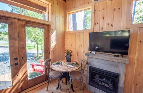 West Jefferson Cabin | Camp 4 Tiny Homes | #2 Mount Jefferson | 1 Mi. to Downtown West Jefferson