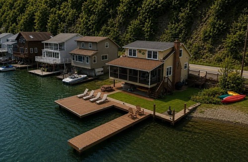 Naples House | Canandaigua Lakefront | 5 Mins to Naples | Dock