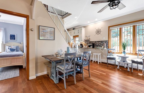Cold Spring Harbor House | Captain's Cottage - Cold Spring Harbor Water Views