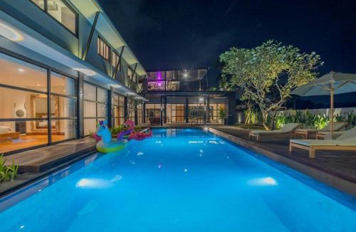 Berawa Villa | Casa Celly-Majestic 4BR in the heart of Canggu with Sauna&Bar