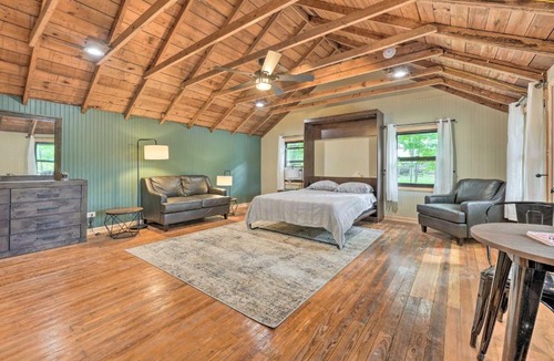 Cassopolis Apartment | Cassopolis 'The Cabin' Retreat: Lake Access!