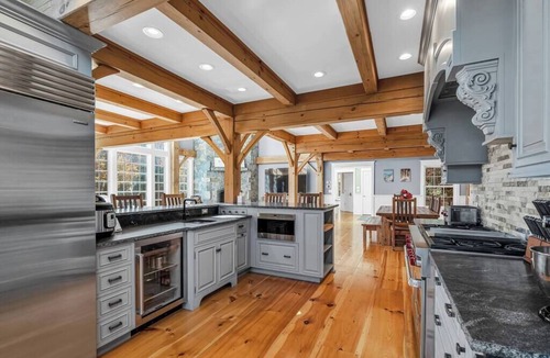 Stratton House | Catey Rose Retreat|Movie Theatre-Hot Tub-Fireplace