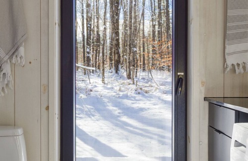 Jefferson House | Catskill Modern Tiny Escape Hot Tub Sauna Outdoor Theatre
