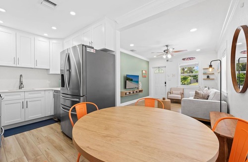 South Middle River House | Central Fort Lauderdale 2BR + Office Retreat with Heated Pool, Spa & Huge Private Backyard
