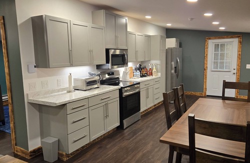 Westmoreland House | Central location. 5min from exit 32 NYS Thruway. 10min from Turning stone