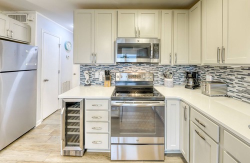 Isle of Palms Villa | Central, modern villa w/ beautiful ocean views & community pool and grills