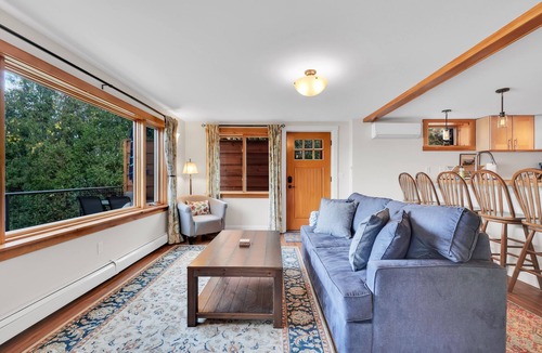 Malletts Bay House | Champlain Bungalow on Champlain Lake