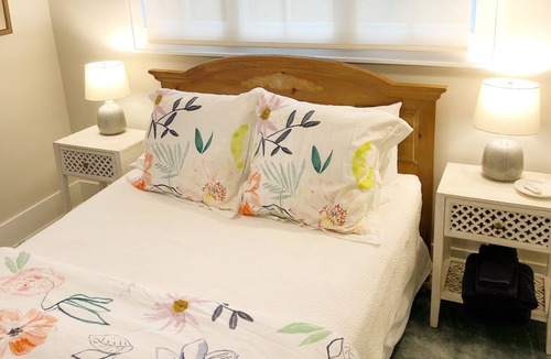 Charleston House | Charleston Guest House- Easy parking! Quiet, safe neighborhood! Close to Dwntn!